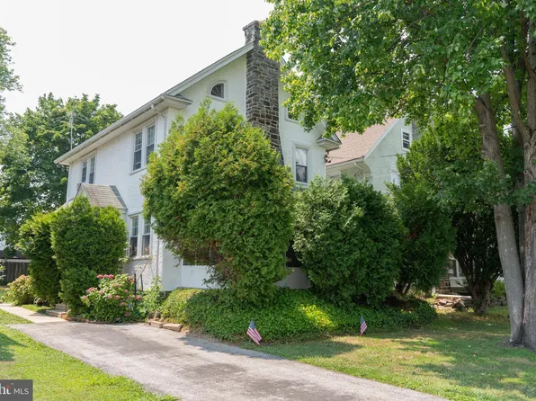 130 Shelbourne Rd, Havertown, PA 19083