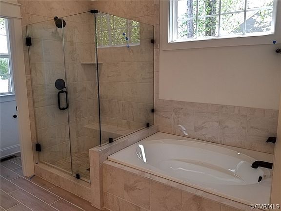 5th image of 13812 Comstock Landing Ct
