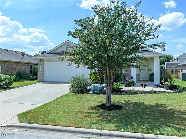 1st image of 106 S Creek Bend Dr