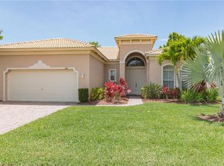 5611 Place Lake Dr, Fort Pierce, FL 34951