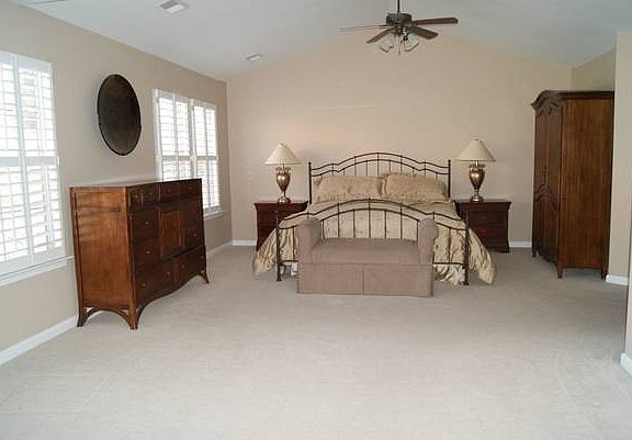 Master Bedroom 27'x16'