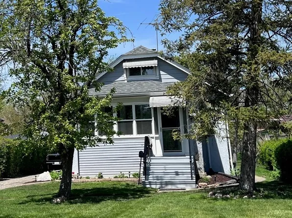 184 Waubansee Rd, Riverside, IL 60546