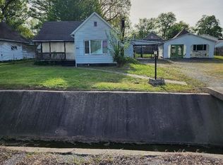 609 S 17th St, Herrin, IL 62948