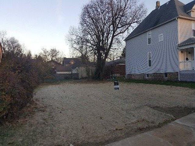 1st image of 123 Smith Ave