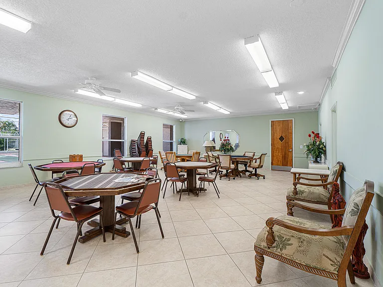 721 Lori Dr #208 — Photo 24