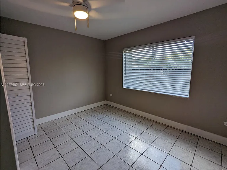 987 NE 131st St #4 — Photo 11
