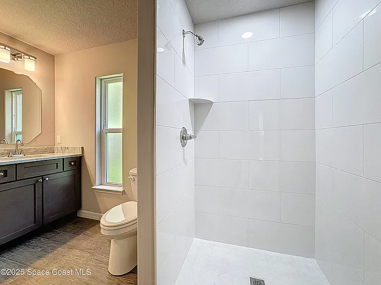 144 Roosevelt St — Photo 18
