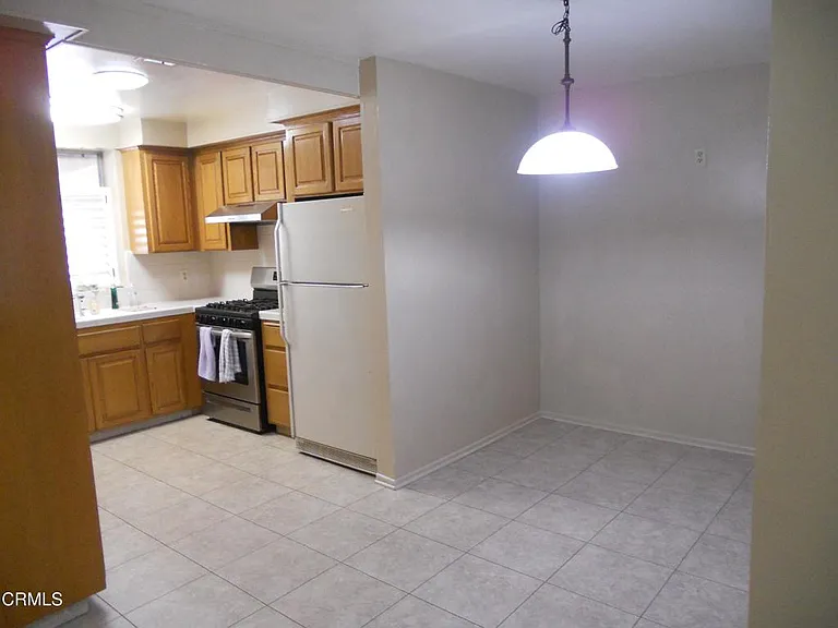 841 Valley Rd — Photo 6