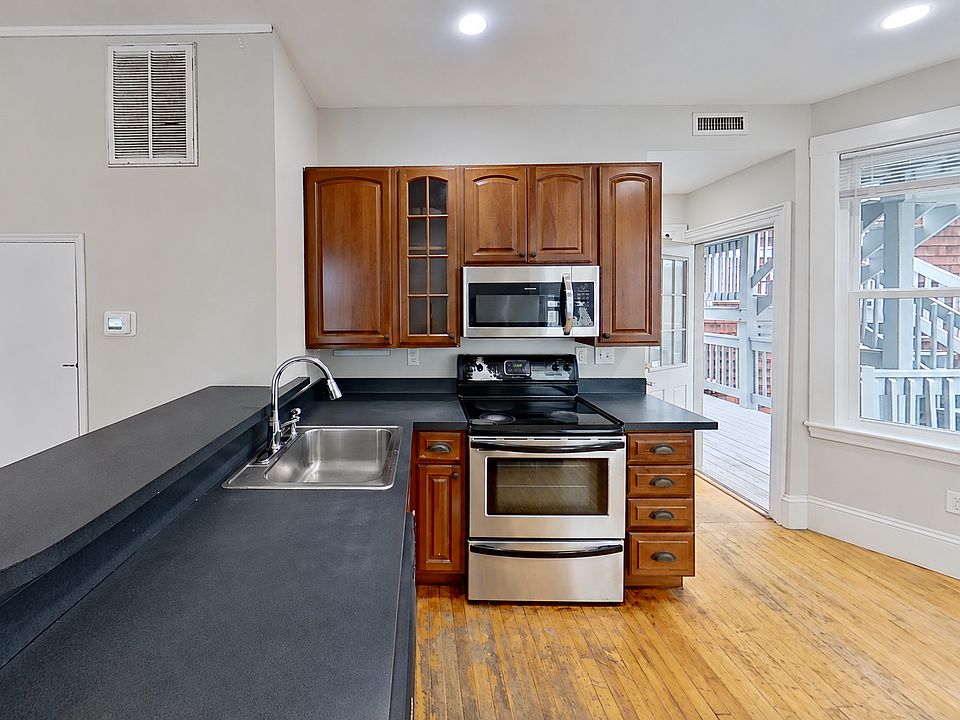 1st image of 126 Calumet St #2