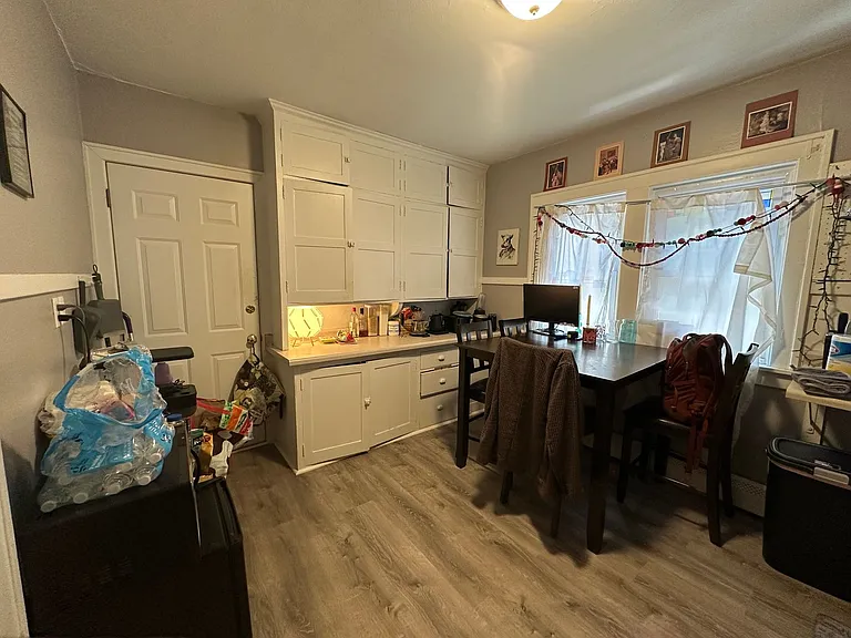205-207 S Henry St — Photo 9