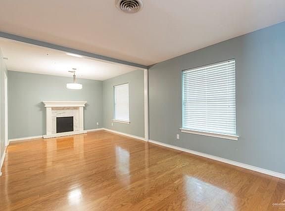 3rd image of 1501 Xanthisma Ave