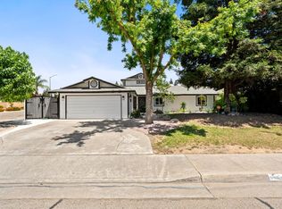 1852 N Hollywood Dr, Reedley, CA 93654
