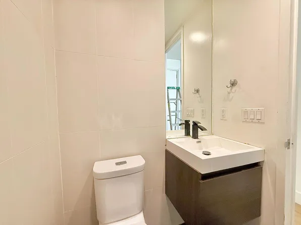 83 Montrose Avenue image 6 of 8