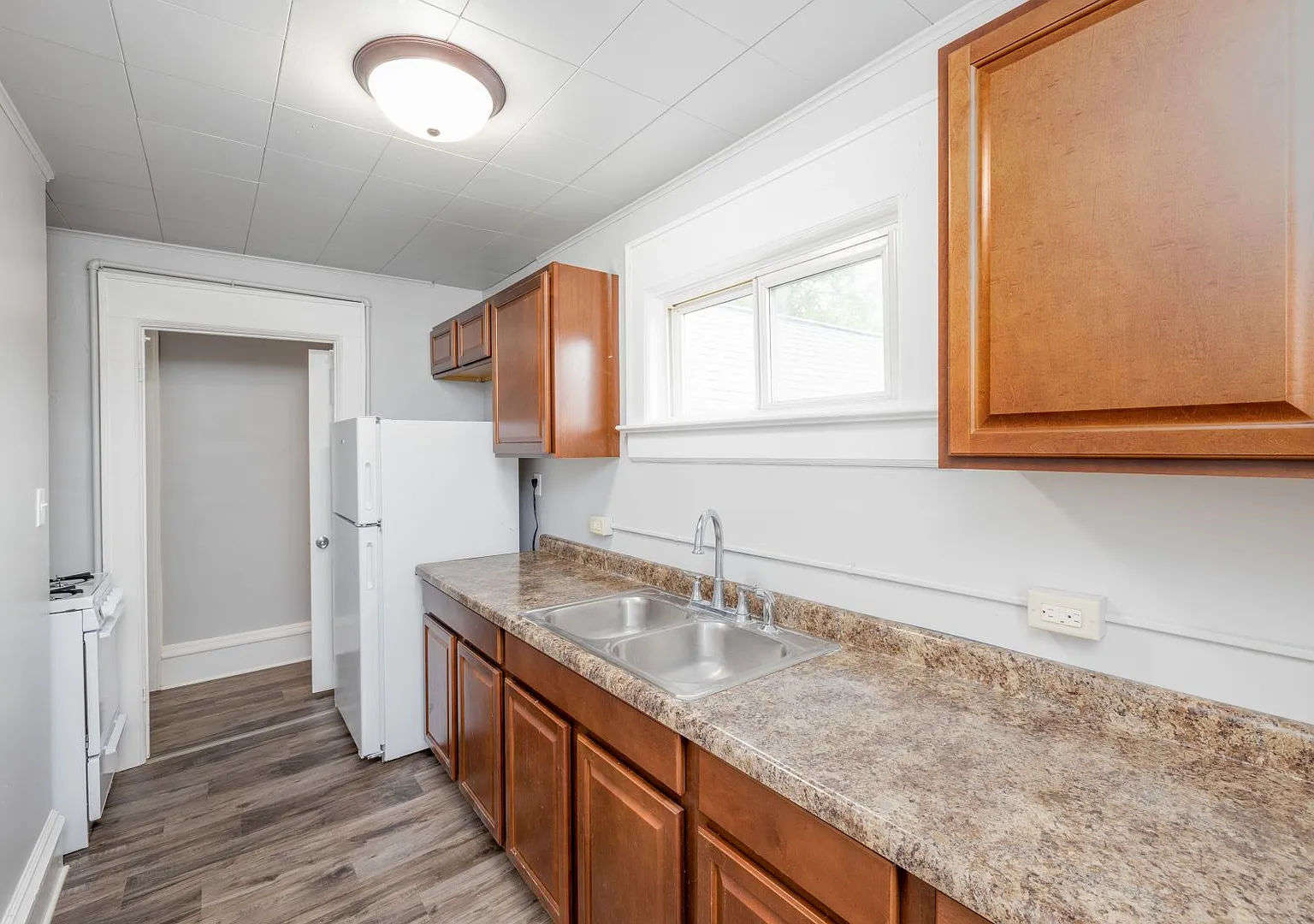 189 E Merrill Ave — Photo 3