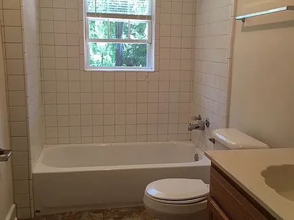5th image of 817 Winona Ct
