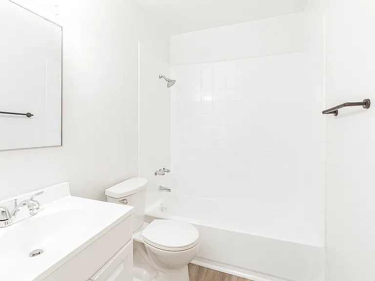 336 N Rockvale Ave — Photo 5