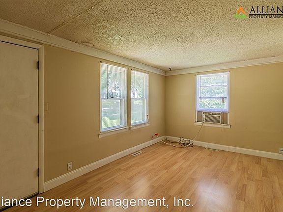 3rd image of 527 Laramie St APT 1