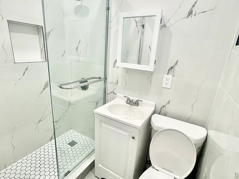 310 S 4th St #5R — Photo 5