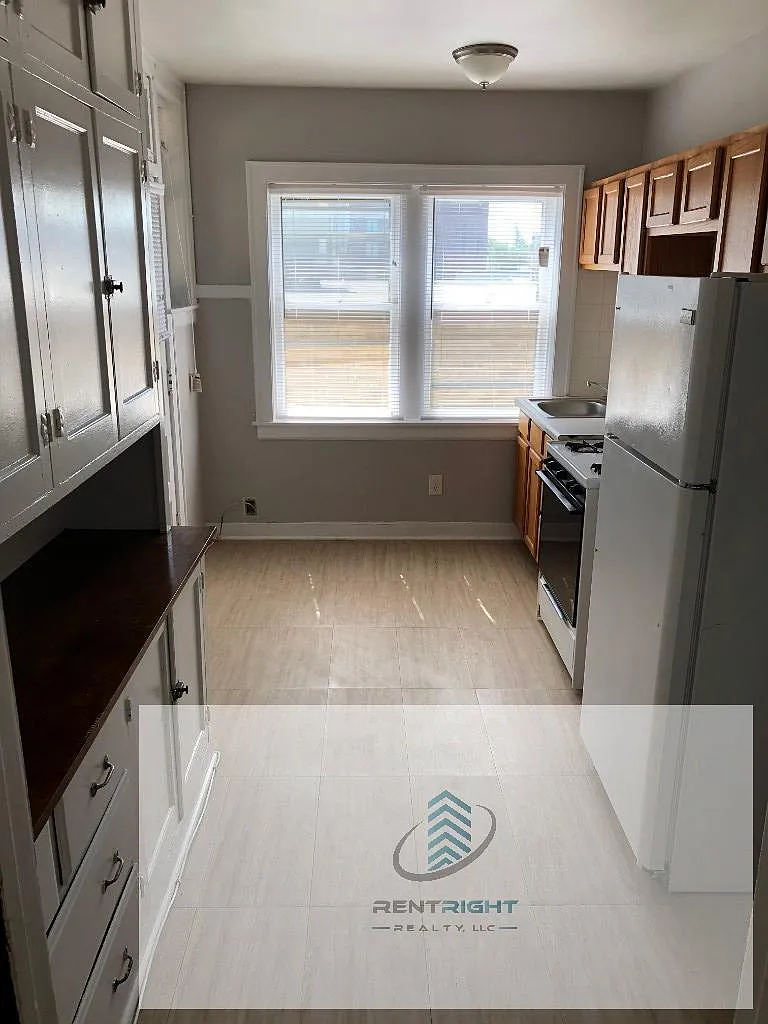 Building Photo - 4645 N Elston Ave #4645.5-3E