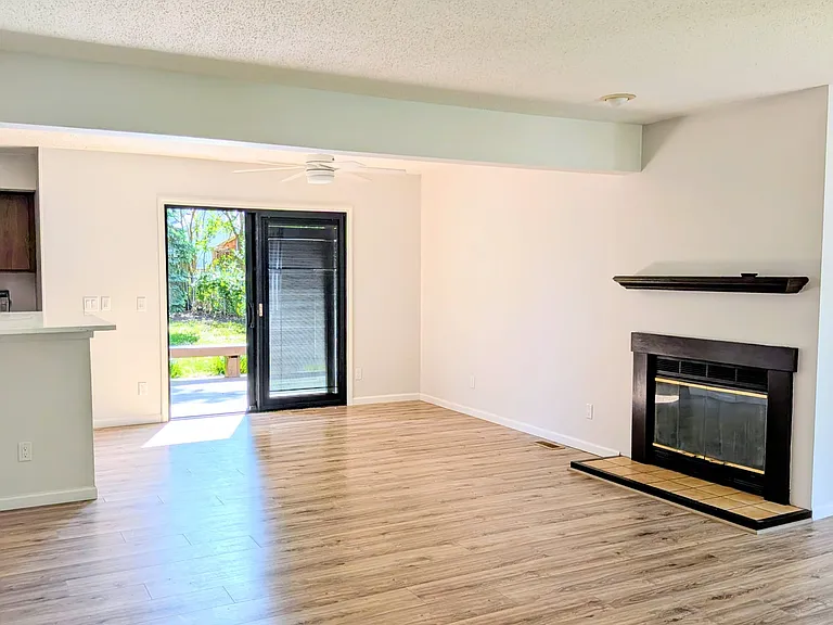 515 Clearwater Dr — Photo 10