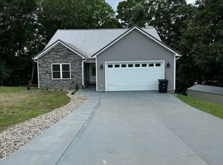 820 Broken Arrow Cir, Austin, KY 42123