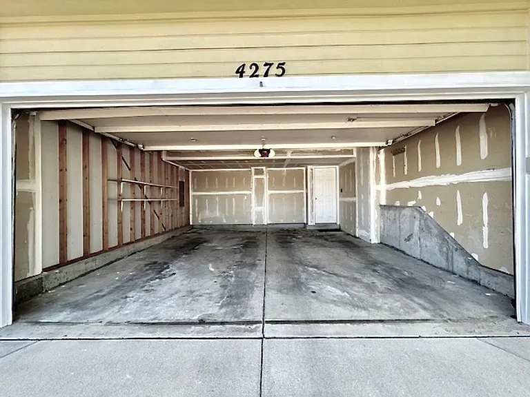 4275 Addax Ct — Photo 35