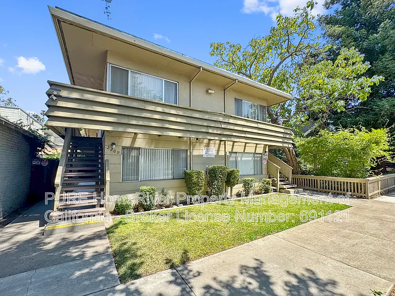Studio, 1.0 bath, 500 sqft, $1,195 — Photo 2