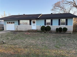 1108 W Olive St, Rogers, AR 72756