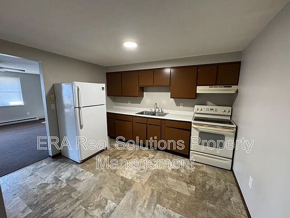 4th image of 129 S Glenn St APT 1