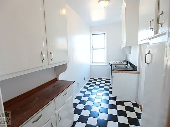 5th image of 33 Cooper St #5B