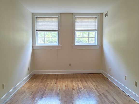 2nd image of 122 Park St APT 102