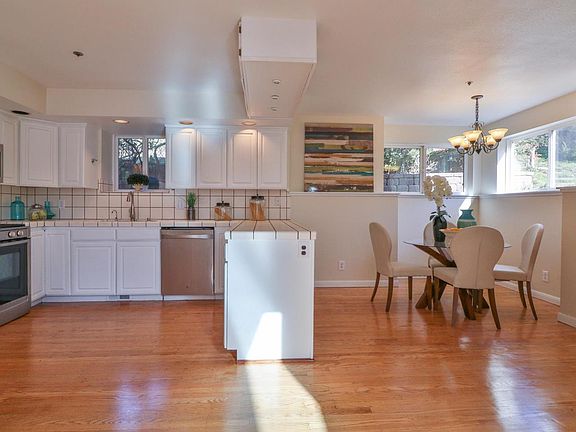 3rd image of 603 Rockaway Beach Ave