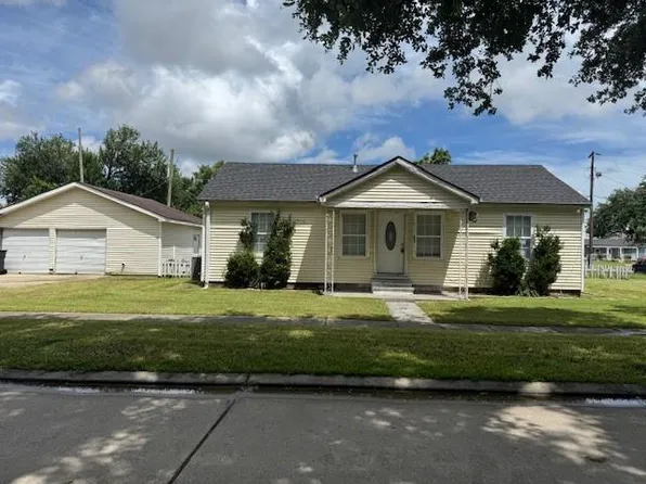 40 Gibbs Dr, Chalmette, LA 70043