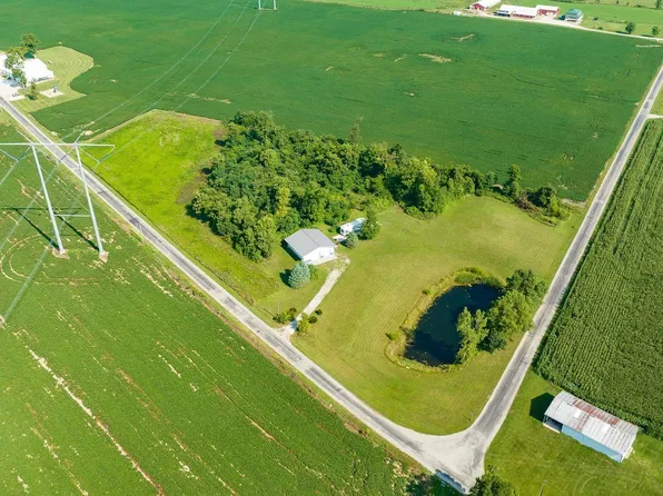 36 W Pleasant Hill Rd, Akron, IN 46910