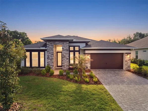 13444 Trailing Moss Dr, Dade City, FL 33525