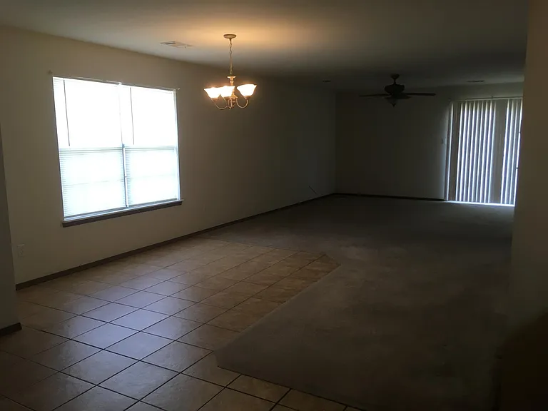 905 Trenton Dr — Photo 2