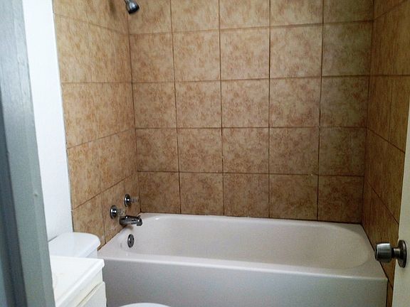 2nd image of 3213 Franklin Ave APT C