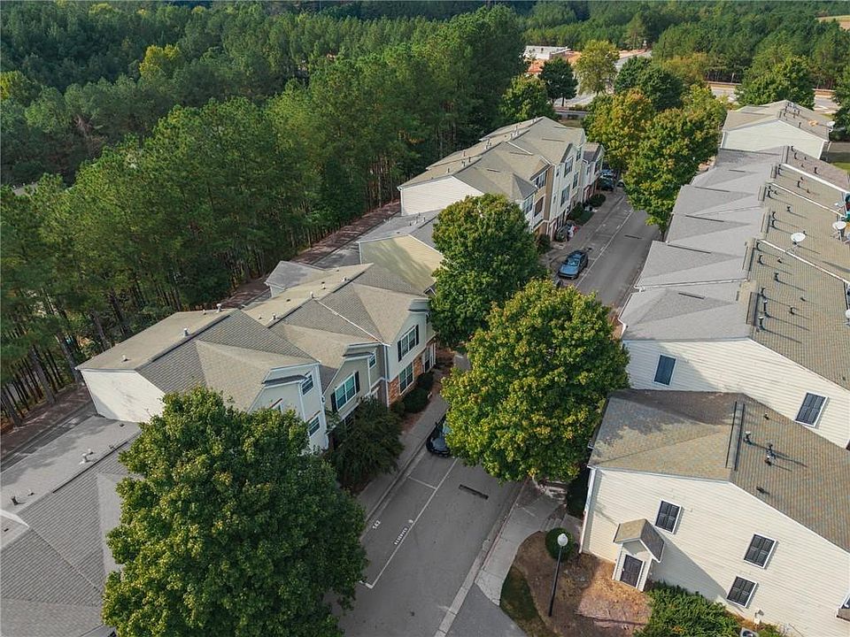 1st image of 105 Riverstone Commons Cir #1