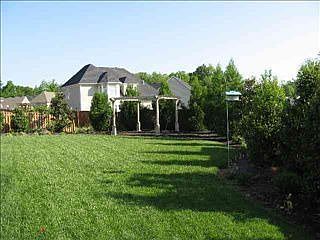 4th image of 15 Garden Corners Ct