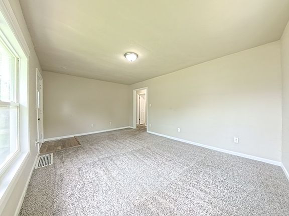 3rd image of 1409 Searle St