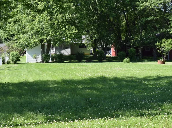 1137 Karen Dr, Somonauk, IL 60552