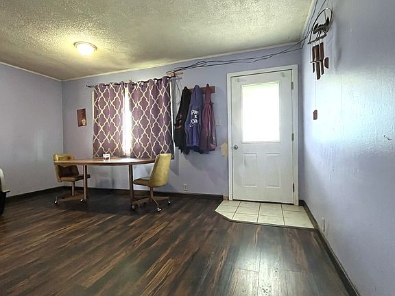 5th image of 803 Fairview Ave