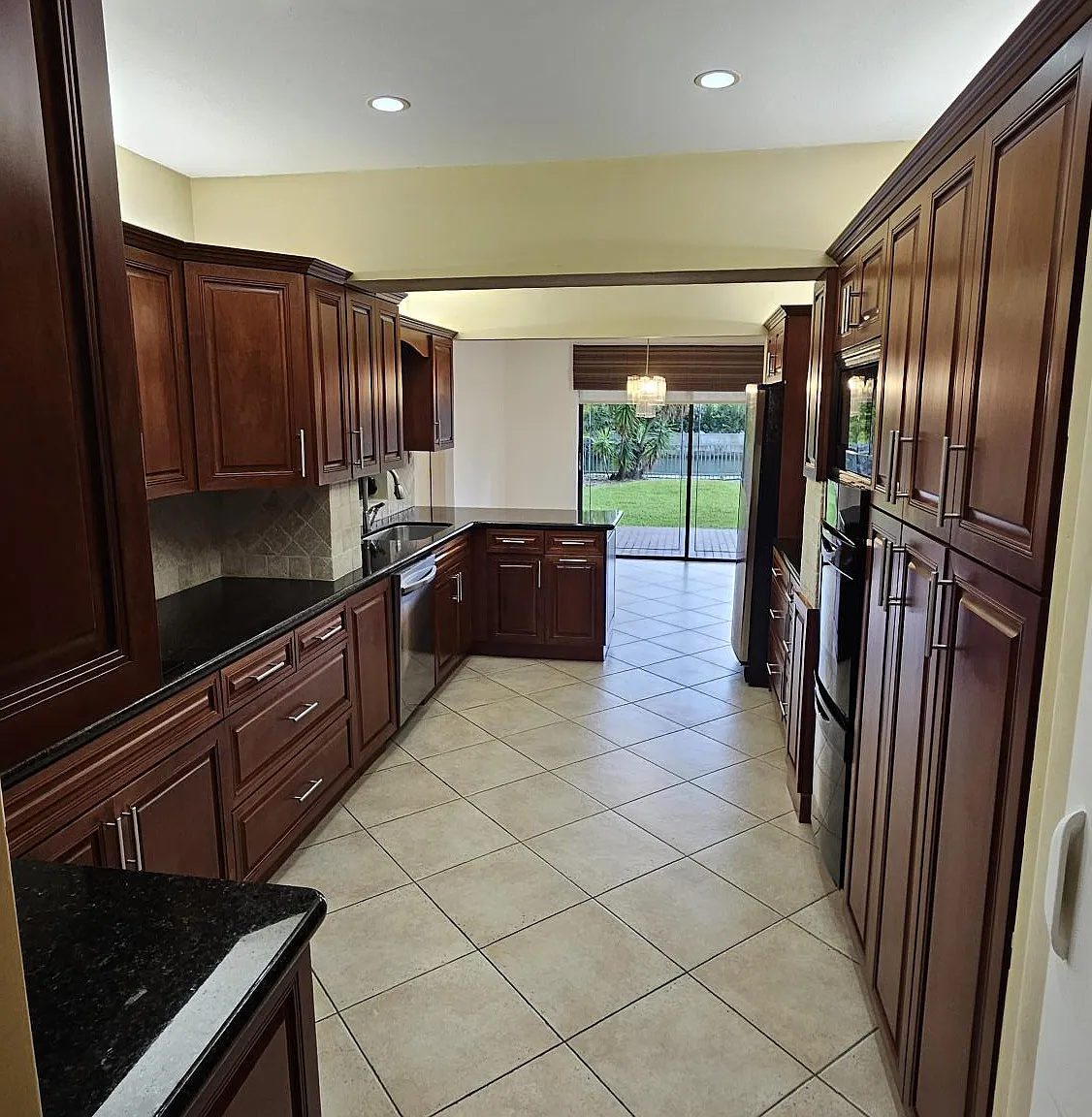 3 bed, 2828 sqft, $6,000 — Photo 3