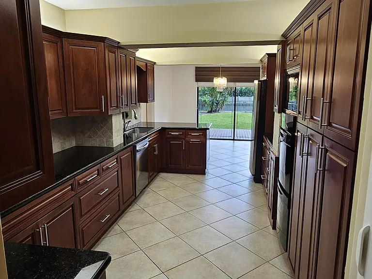 1855 Daytonia Rd — Photo 3