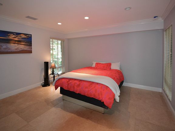 3rd image of 1020 A Alfonso Ave