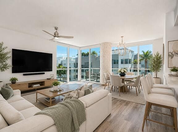 4th image of 111 SE 8th Avenue #705