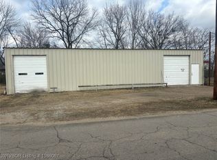 1019 E Choctaw Ave, Sallisaw, OK 74955
