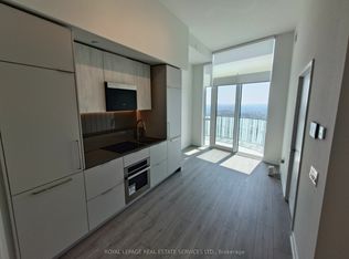 1 Fairview Rd E #3210, Mississauga, ON L5A 4C6