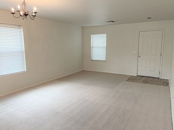 3rd image of 800 E Cowboy Cove Trl
