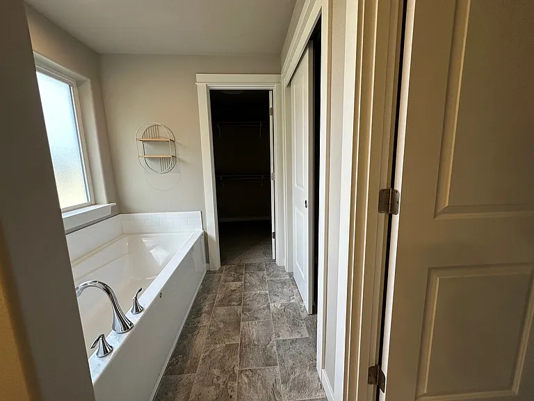 6315 Cottonwood Loop — Photo 9